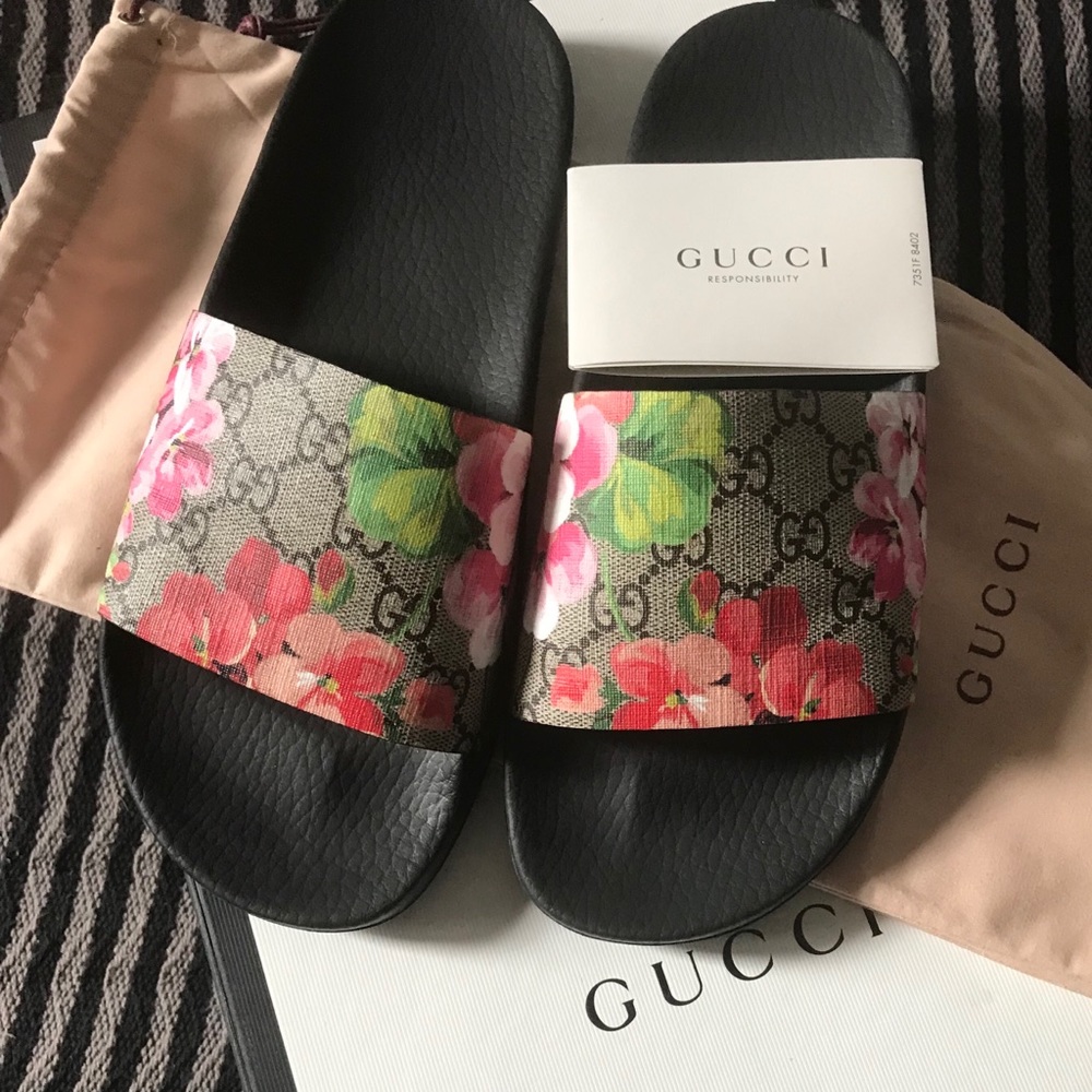 Gucci Blooms Supreme Sandals
